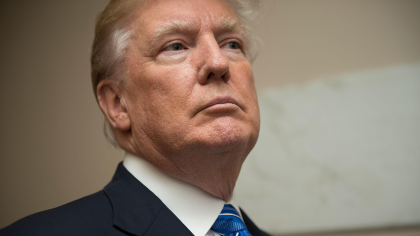 2WMTJ38 President Donald J. Trump at Arlington National Cemetery on Memorial Day, May 29, 2017, in Arlington, Virginia. (USA)