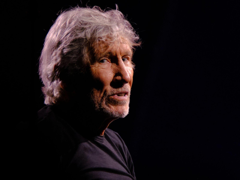 2PWW7M1 Roger Waters live in Bologna, Italy 21/04/2023