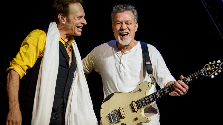 F05WH0 Toronto, Ontario, Canada. 7th Aug, 2015. DAVID LEE ROTH and EDDIE VAN HALEN of Van Halen perform a sold out show at Molson Canadian Amphitheatre. Credit:  Igor Vidyashev/ZUMA Wire/Alamy Live News