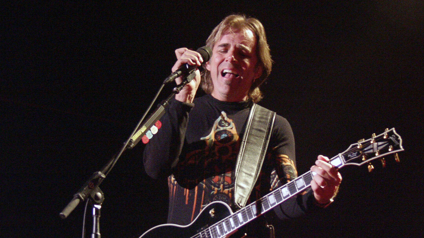 P40EMC ATLANTA, GA - OCTOBER 20: Jonathan Cain of Journey performs during the Volunteers For America concert at Lakewood Amphitheatre in Atlanta, Georgia on October 20, 2001. The concert was held to raise funds to benefit the families of the victims of the September 11 (9/11) attacks on the United States of America. Additional beneficiaries of the concert include The American Red Cross, the New York City Fire Department, and the New York City Police Department. CREDIT: Chris McKay / MediaPunch
