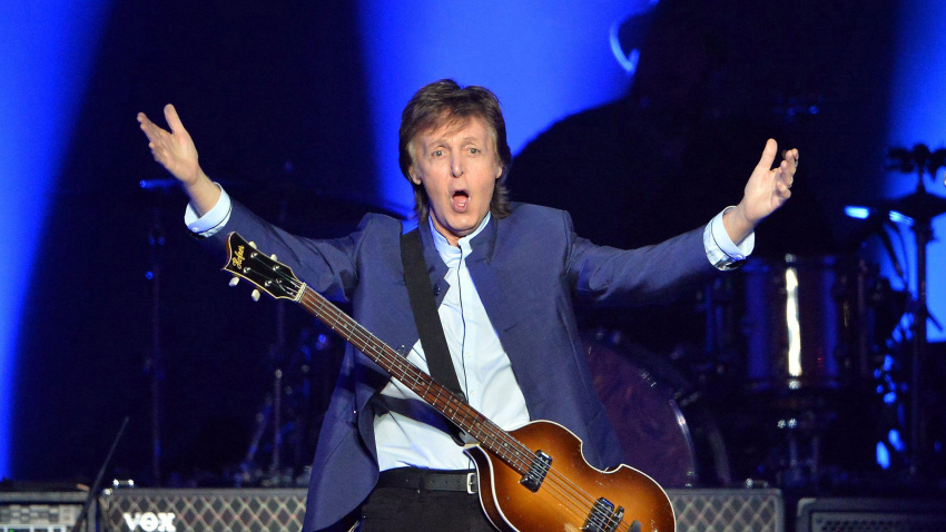 3CBDBEM April 13, 2016, Fresno, CA, USA: Paul McCartney performs at a concert in 2016. (Credit Image: © Silvia Flores/Tns via ZUMA Press Wire)