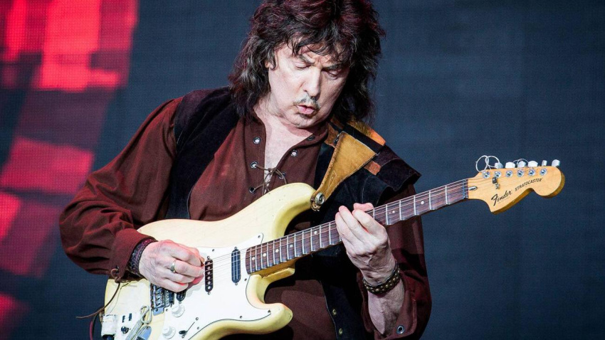 2WMEB0K 2WMEB0K The guitarist Ritchie Blackmore of Rainbow and Deep Purple. Image shot 06/2019. Exact date unknown.