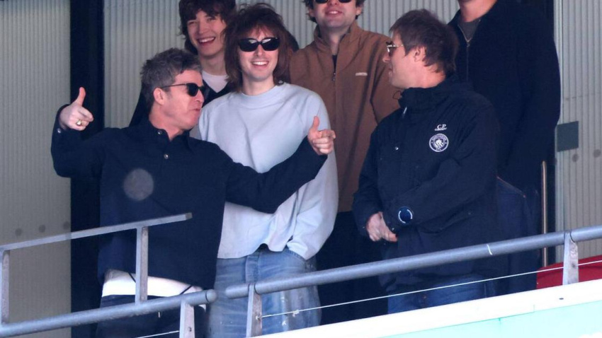 3EBKBP9 3EBKBP9 London, UK. 25th Apr, 2026. Noel Gallagher and Liam Gallagher at the Emirates FA Cup Semi-Final match Manchester City v Southampton, at Wembley Stadium, London, UK on 25th April, 2026. Credit: Paul Marriott/Alamy Live News