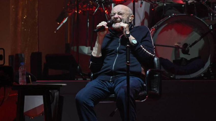 2J06PH2 Paris, France. 16th Mar, 2022. Phil Collins performs on stage during The Last Domino tour of the British rock band Genesis at the Paris La Defense Arena, in Nanterre, France, on March 16, 2022. Photo by Christophe Meng/ABACAPRESS.COM Credit: Abaca Press/Alamy Live News