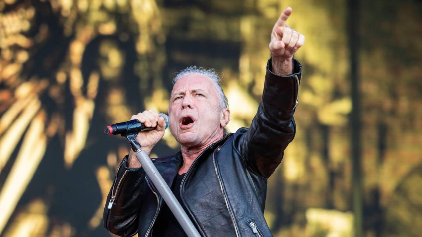 3EW9BYK Oslo, Norway, 25 June 2026, Bruce Dickinson of Iron Maiden performing live at Tons of Rock festival, Anne-Marie Forker/Alamy Live News