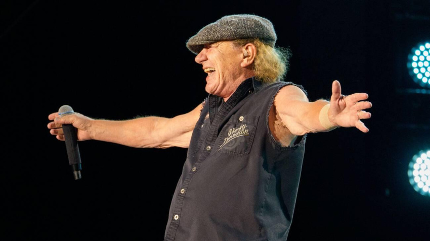 3F5K196 Las Vegas, USA. 01st Aug, 2026. Brian Johnson performs with AC/DC in Las Vegas, Nevada, on August 1, 2026. The performance was part of the "Power Up" tour. (Photo by Geoffrey Clowes/Sipa USA) Credit: Sipa USA/Alamy Live News