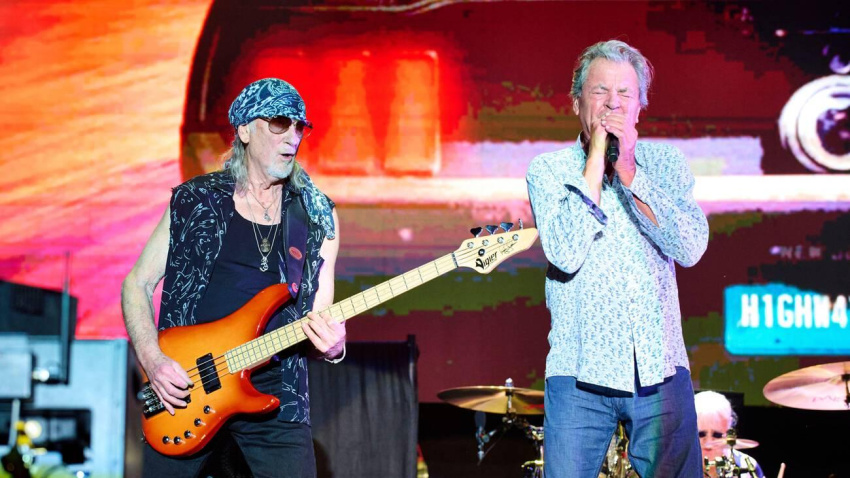 2XDAW2M Roger Glover, Ian Gillan und Ian Paice von Deep Purple live auf dem Summerside Festival 2024 beim Flugplatz. Grenchen, 20.06.2024