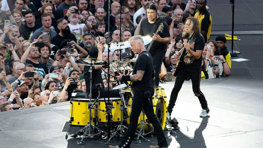 3F73KB6 LONDON, ENGLAND: Metallica perform at the London Stadium. Featuring: James Hetfield, Robert Trujillo, Lars Ulrich, Kirk Hammett Where: London, United Kingdom When: 03 Jul 2026 Credit: Neil Lupin/WENN