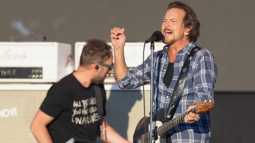 2JGCJYG Jeff Ament and Eddie Vedder of Pearl Jam perform on stage during the British Summer Time festival at Hyde Park in London. Picture date: Saturday July 9, 2022.