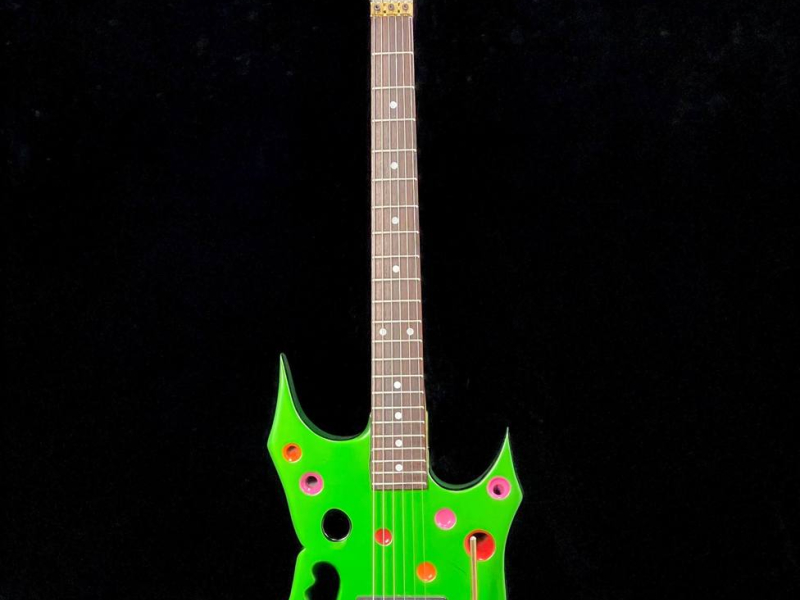 Esta guitarra única que le robaron a Steve Vai en 1986 ha aparecido ...