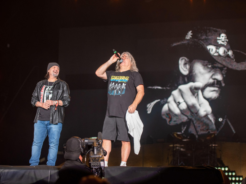 Phil Campbell y Mikkey Dee en un homenaje a Lemmy Kilmister (2022)