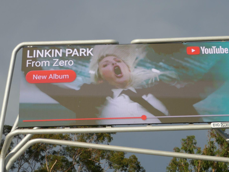 2YK7P69 Los Angeles, California, USA 15th November 2024 Linkin Park From Zero New Album Youtube Billboard on Sunset Blvd on November 15, 2024 in Los Angeles, California, USA. Photo by Barry King/Alamy Stock Photo