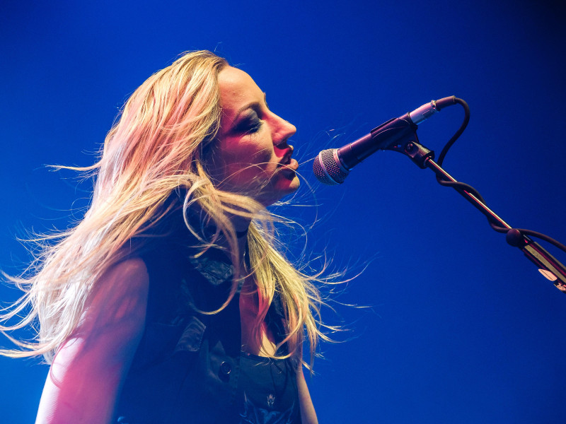 KHT4TR Alice Cooper performs at the SSE Arena Wembley, London on Thursday 16 November 2017. Pictured: Nita Strauss.