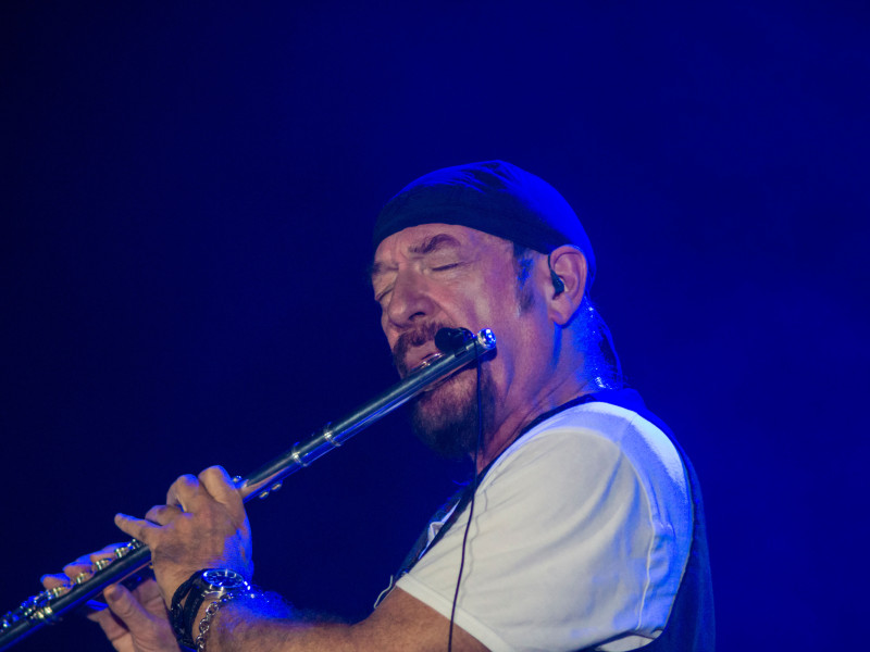 D2XBPP Legendary flutist and singer Ian Anderson of Jethro Tull, 2012