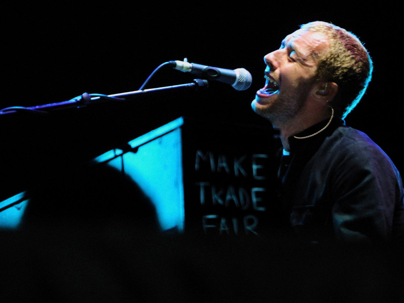 2GF34XP Chris Martin - Coldplay, V2003, Hylands Park, Chelmsford, Essex, Britain - 16 August 2003