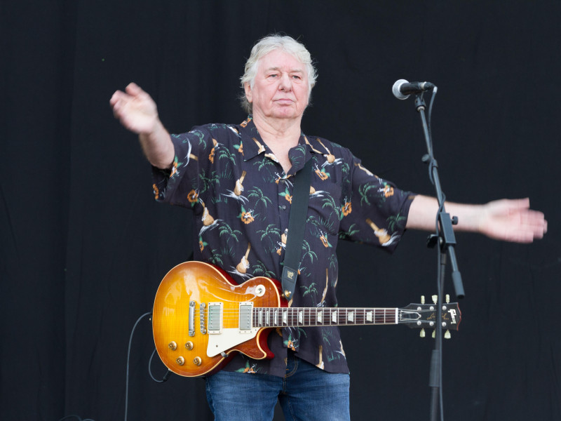 F27H0Y Mick Ralphs, 71, (Mott the Hoople, Bad Company), headlines 2015 Darlington Rhythm and Blues Festival with Mick Ralphs Blues Band