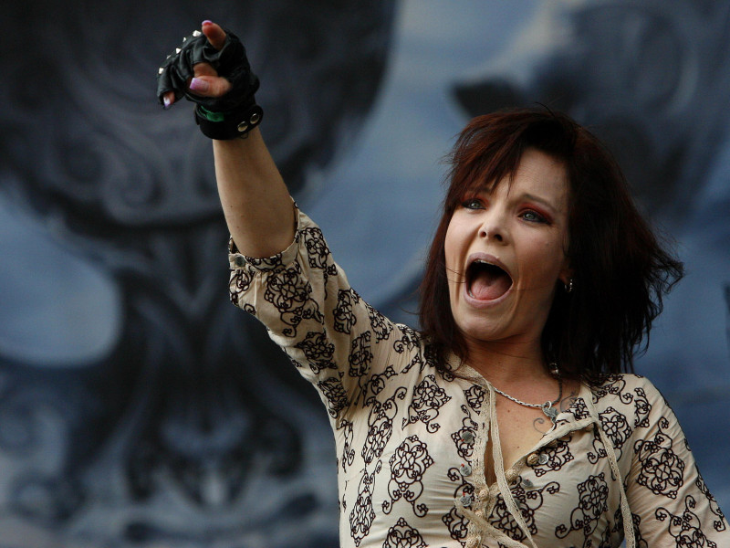 D4F2P5 Anette Olzon, singer of Finnish rock band 'Nightwish', performs at the annual open air music festival 'Rock im Park' in Nuremberg, Germany, 08 June 2008. The three-day event with 60,000 visitors and 90 performing bands ends today on 08 June. Photo: DANIEL KARMANN
