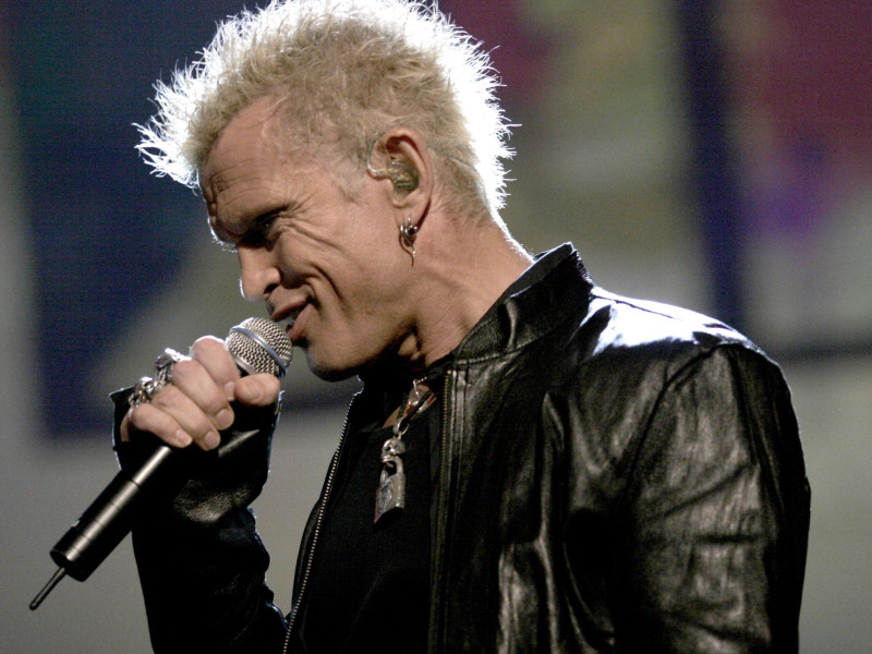 HNKE97 Singer Billy Idol performs during a rehearsal for Fashion Rocks at Radio City Music Hall September 6, 2005 in New York City September 6, 2005
