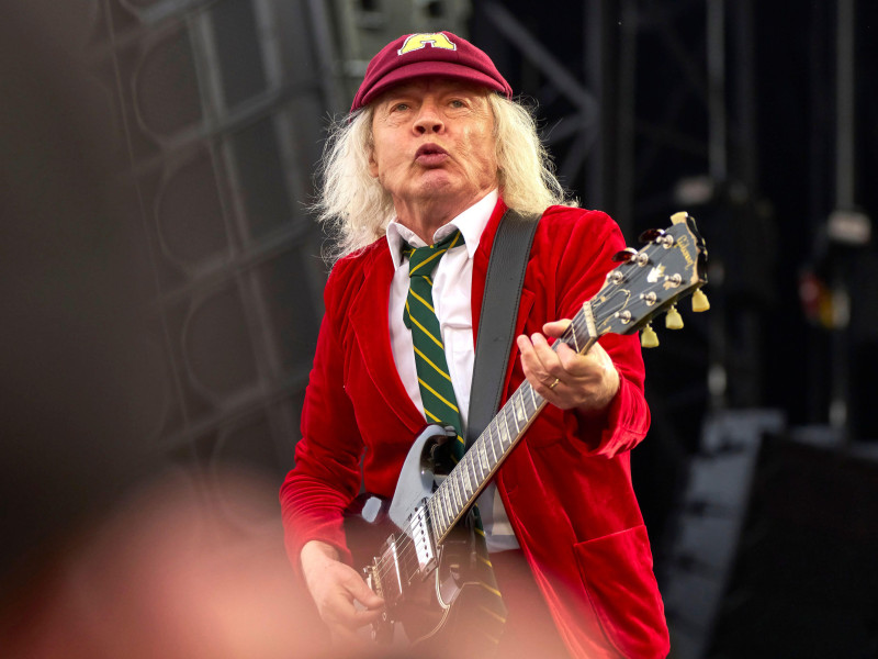 2XNJWFP Angus Young von AC/DC live bei einem Konzert der 'Power Up'-Tour auf dem Messegelande. Hannover, 31.07.2024