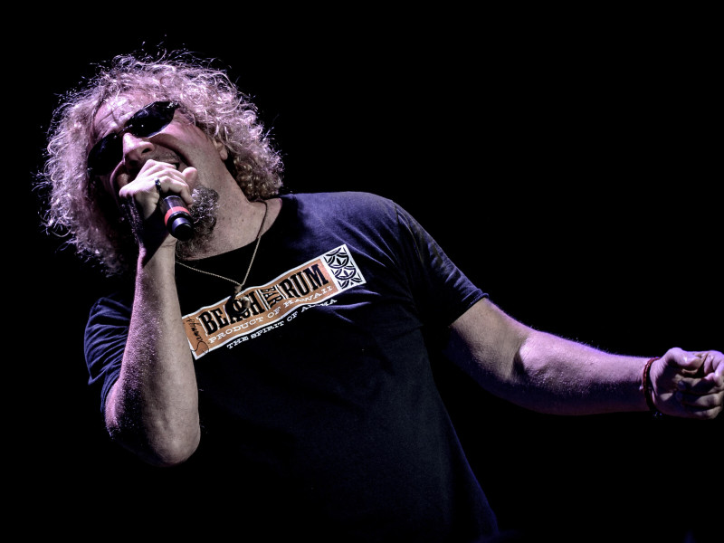 DD6RWE Toronto, Ontario, Canada. 27th Aug, 2013. American rocker SAMMY HAGAR, also known as 'The Red Rocker' shaking Molson Canadian Amphitheatre in Toronto during his 'Four Decades Of Rock' tour. Credit: Igor Vidyashev/ZUMAPRESS.com/Alamy Live News