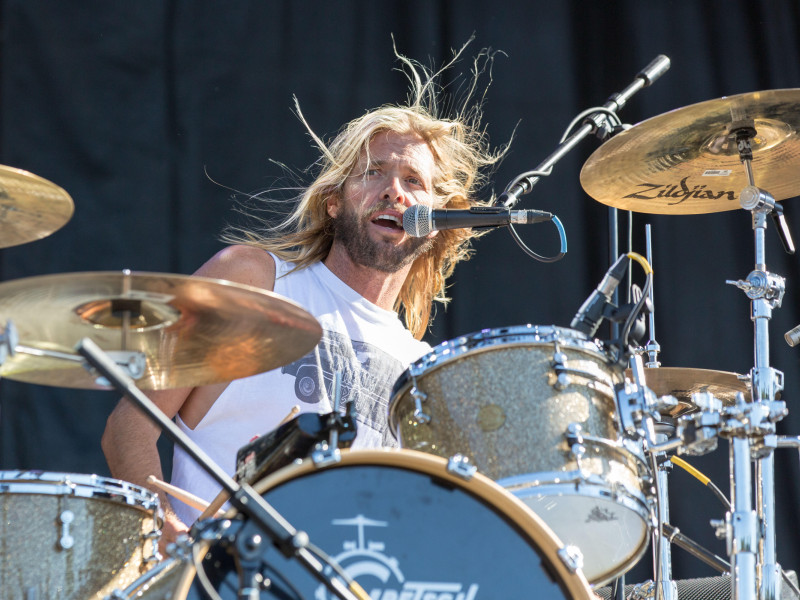 H06C47 Chicago, Illinois, USA. 18th Sep, 2016. Drummer TAYLOR HAWKINS of the Foo Fighters performs with Chevy Metal at Douglas Park during Riot Fest in Chicago, Illinois © Daniel DeSlover/ZUMA Wire/Alamy Live News