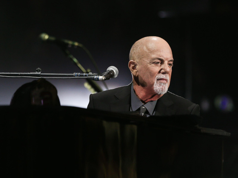 2H6HD8W New York, United States. 05th Nov, 2021. Billy Joel performs during a music concert at Madison Square Garden in New York City. Credit: SOPA Images Limited/Alamy Live News