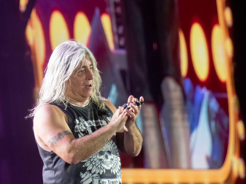 2JGW49E Athens, Greece 6 July 2022. Mikkey Dee congratulating the audience after the show.