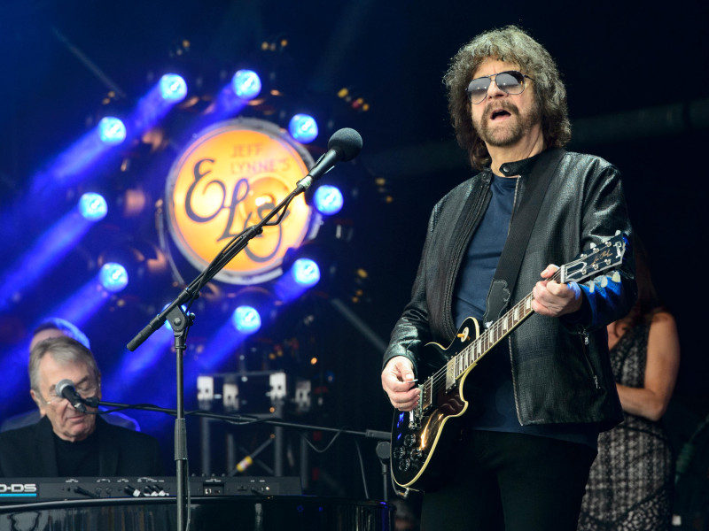 G880X4 Jeff Lynne from band Electric Light Orchestra performs at the Glastonbury music festival