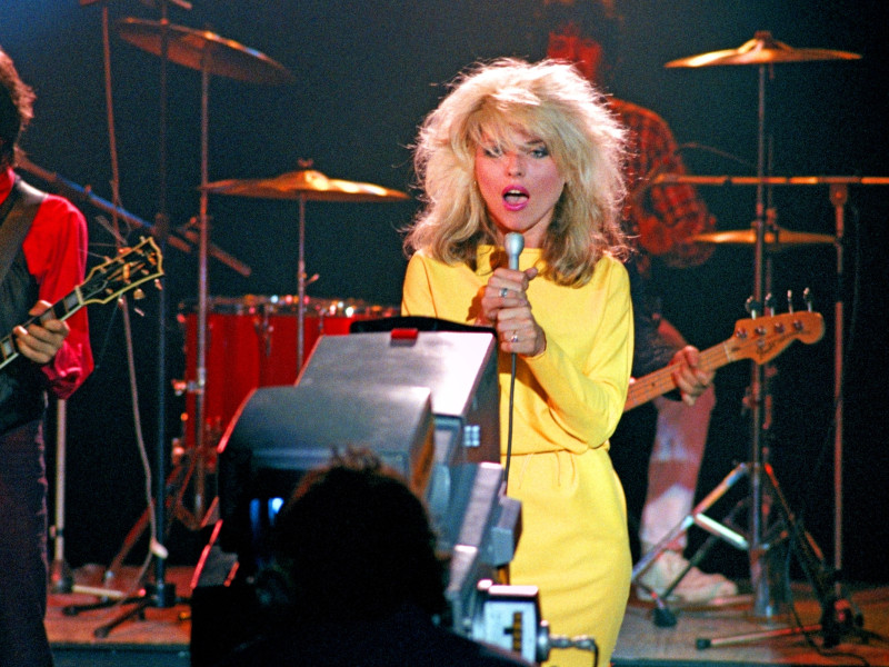 A40AG1 Debbie Harry of pop group Blondie performing Picture This PER0120