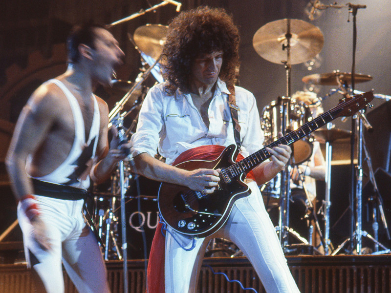 2DCE6FY The British rock band Queen in concert at Wembley Arena,London 4.9.1984