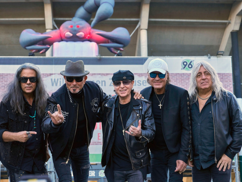 2YD837K von den Scorpions beim Photocall anlasslich ihres 'Coming Home'-Konzerts zum 60-jahrigen Bandjubilaum am 5.Juli 2025 in der Heinz von Heiden Arena. Hannover, 24.10.2024
