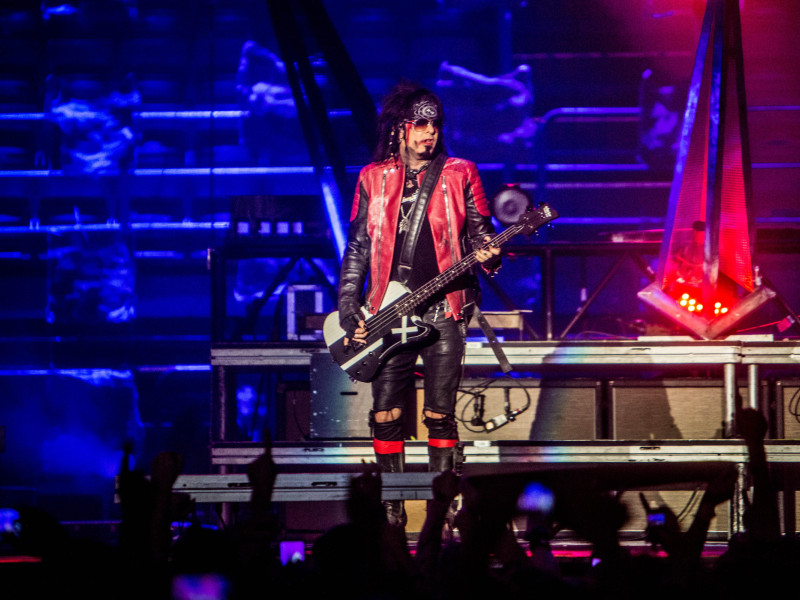 F634EJ Milan, Italy. 10th Nov, 2015. Motley Crue performing live for the last time in Italy at Mediolanum Forum in Milano on November 10 2015 Credit: Mairo Cinquetti/Alamy Live News