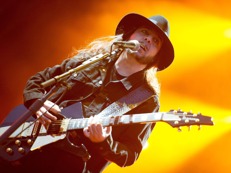 2H4Y9E2 Daron Malakian of System of a Down performing live on stage on day 1 of Download Festival at Donington Park, UK. Picture date: Friday 09 June, 2017. Photo credit: Katja Ogrin/ EMPICS Entertainment.