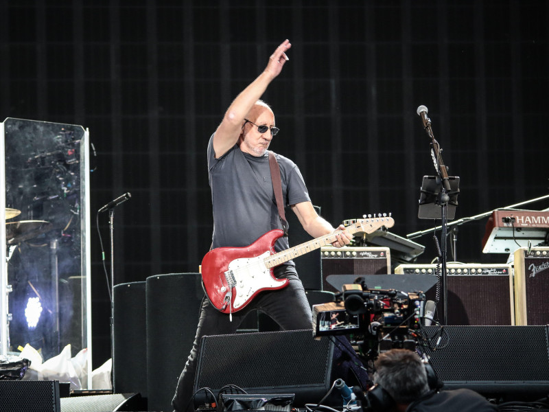 2H9J78K Pete Townshend of The Who headlining the Friday night at the Barclaycard British Summer Time (BST) Festival in Hyde Park, London