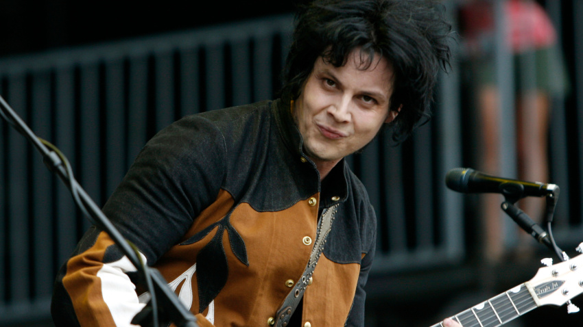 BK4N9D Jack White of The Raconteurs performs during a concert