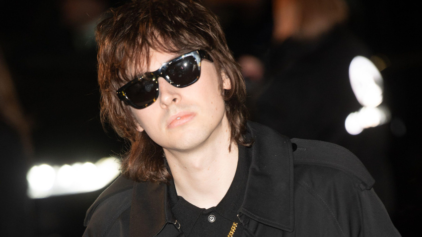 2SXJY93 London, UK. 24 Feb, 2025. Pictured: Gene Gallagher attends Burberry's AW25 runway show during London Fashion Week Feb 2025 at TATE Britain. Credit: Justin Ng/Alamy Live News