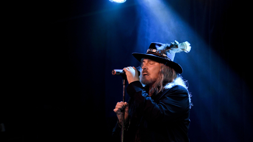 3D66N7H November 6, 2025, San Juan Capistrano, Ca, USA: Don Dokken Vocals performs with DOKKEN, an American heavy metal band formed in Los Angeles in 1978, known for hit singles like ''Alone Again'' and ''In My Dreams'', and for selling more than 10 million albums worldwide. The band experienced multiple lineup changes and splits, but Don Dokken, the lead vocalist, remains the only original member as of 2025. (Credit Image: © Dave Safley/ZUMA Press Wire) EDITORIAL USAGE ONLY! Not for Commercial USAGE!