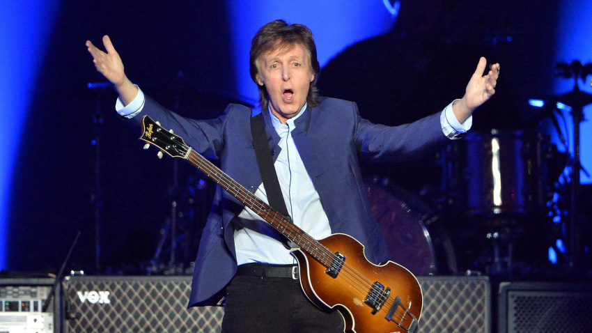 3CBDBEM April 13, 2016, Fresno, CA, USA: Paul McCartney performs at a concert in 2016. (Credit Image: © Silvia Flores/Tns via ZUMA Press Wire)