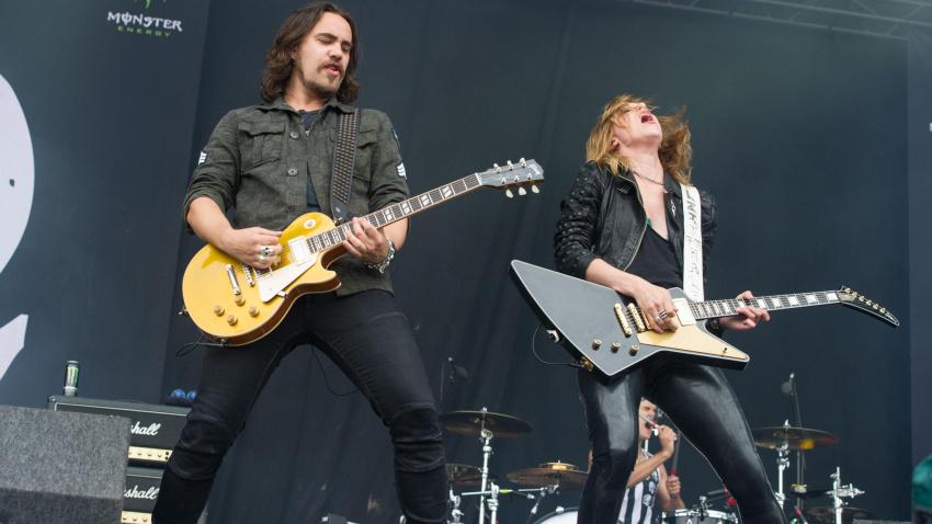 2H4Y6H1 Lzzy Hale and Joe Hottinger of Halestorm performing live on day 3 of Download Festival on 12 June 2016 at Donington Park, UK