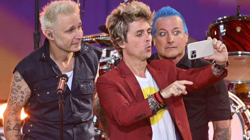 2XM82F0 Green Day - Mike Dirnt, Billie Joe Armstrong and Tre Cool