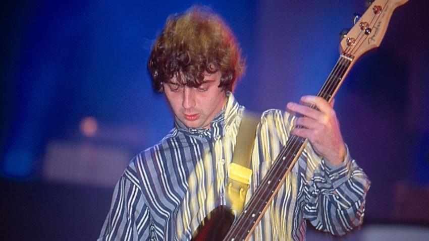 2C522FW Oasis live at Loch Lomond 3rd Aug 1996: Paul 'Guigsy' McGuigan