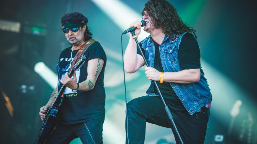 JGF6GF Clisson, France. 17th June, 2017. Phil Campbell performing live on stage at the Hellfest Festival 2017 in Clisson. Credit: Alessandro Bosio/Pacific Press/Alamy Live News
