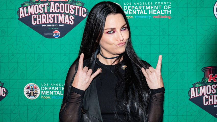 3DB80KF Evanescence - Amy Lee attends the 2025 KROQ Almost Acoustic Christmas at The Kia Forum on December 13, 2025 in Inglewood, California. Photo: Boston Schulz/imageSPACE/MediaPunch