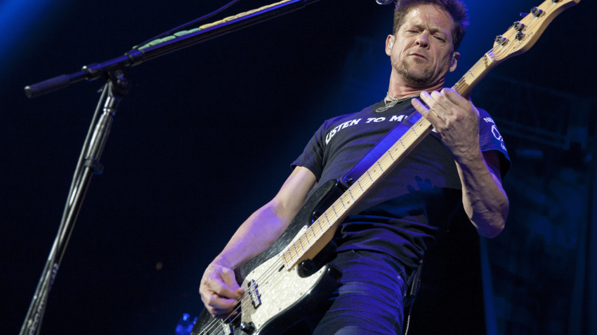 DNRF7D Rosemont, Illinois, USA. 9th July, 2013. Bassist JASON NEWSTED of Newsted performs at Allstate Arena in Rosemont, Illinois © Daniel DeSlover/ZUMAPRESS.com/Alamy Live News