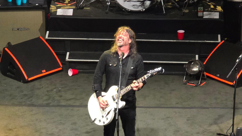 3DWEW3B London, England. 25 February 2026. Dave Grohl performs on stage during Foo Fighters? surprise intimate UK show at O2 Shepherd?s Bush Empire, held days after the announcement of the band?s forthcoming album Your Favorite Toy. Credit: Aodhan Roberts/Alamy Live News.