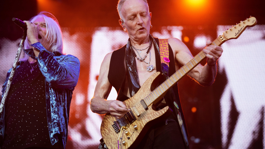 2R6ACK5 Joe Elliot and Phil Collen of Def Leppard performs live on the Festival Stage at Sweden Rock Festival on June 07, 2023.Photo: Fredrik Sandberg / TT /