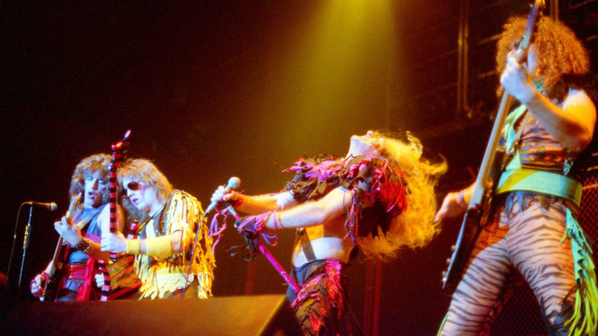 3CA5X0G 3CA5X0G Lakeland, Florida, USA: TWISTED SISTER performing during the Stay Hungry tour - Lakeland Civic Center - Oct. 19, 1984 (Credit Image: © Christopher Helton via ZUMA Press Wire)