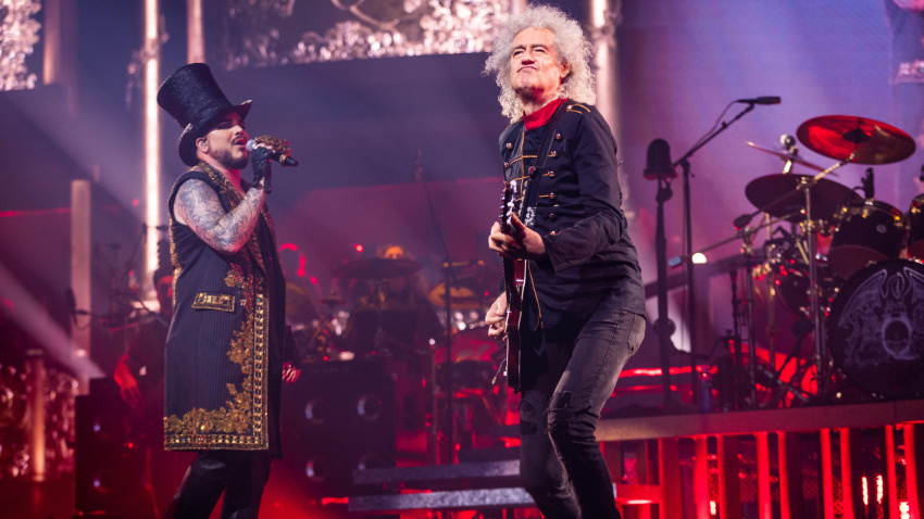 2JGMRF7 Queen + Adam Lambert live at the Unipol Arena in Bologna, Italy on the 11/07/2022