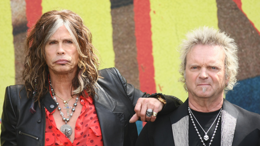 CA2XNK STEVEN TYLER & JOEY KRAMER AEROSMITH ANNOUNCES THE GLOBAL WARMING NORTH AMERICAN SUMMER TOUR LOS ANGELES CALIFORNIA USA 28 Mar