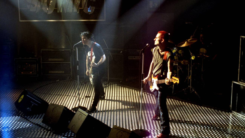 2R62MW3 2R62MW3 Milan Italy 1997-09-17 :Mike Dirnt and Billie Joe Armstrong of Green Day during the Sonic TV show